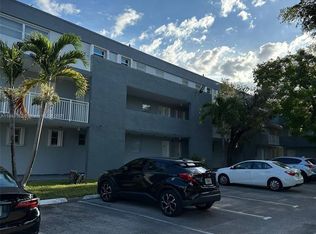 9371 Fontainebleau Blvd APT I208, Miami, FL 33172