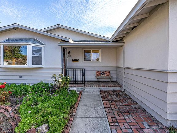 4th image of 2614 Brown Street