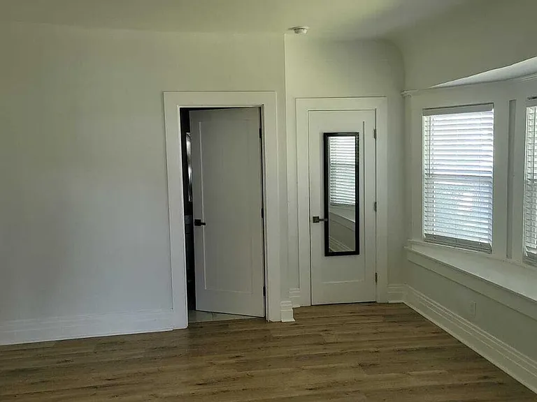 2926 Halldale Ave — Photo 15