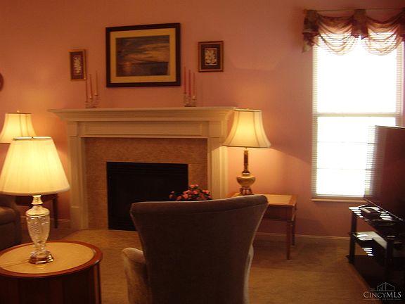 2nd image of 4235 N Yorkshire Sq