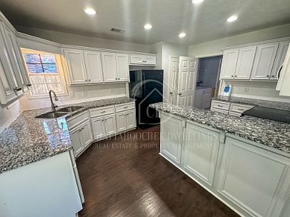 3rd image of 307 Lee Road 2091