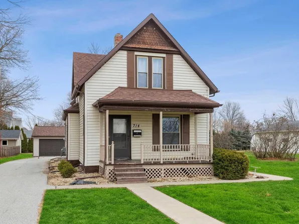 714 3rd Ave, De Witt, IA 52742