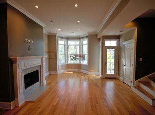 1448 W Henderson St APT 2, Chicago, IL 60657
