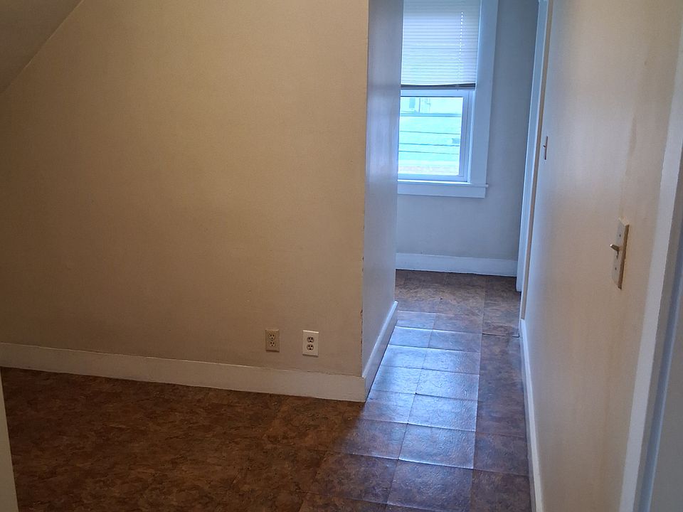 1st image of 685 Cottage St #3