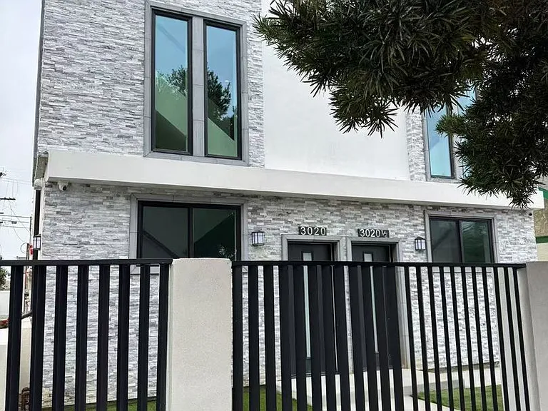 3020 S Normandie Ave — Photo 14