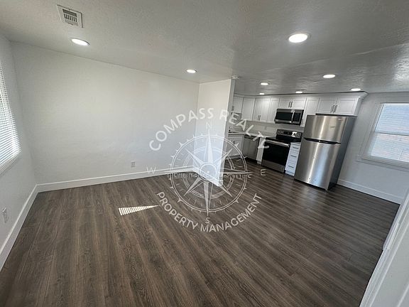 4th image of 245 E Marvista Ln