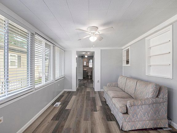 5th image of 9700 Kings Rd. #241