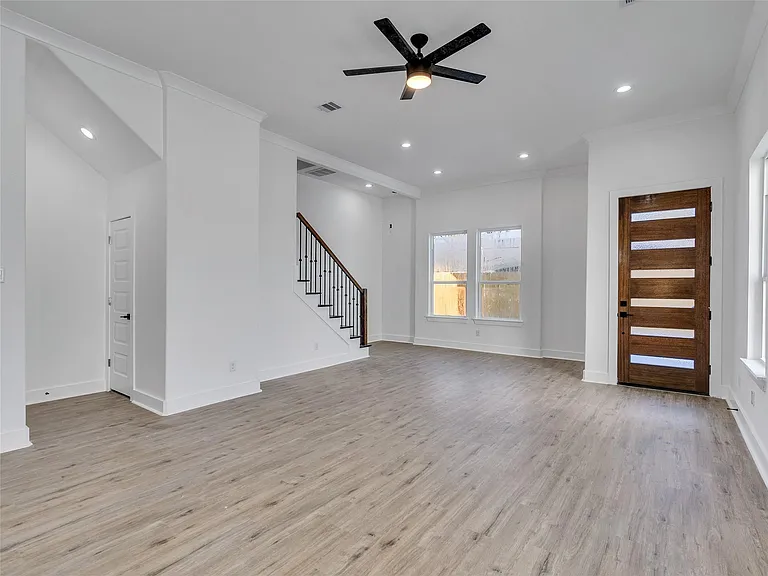 5128 Clover St #B — Photo 8
