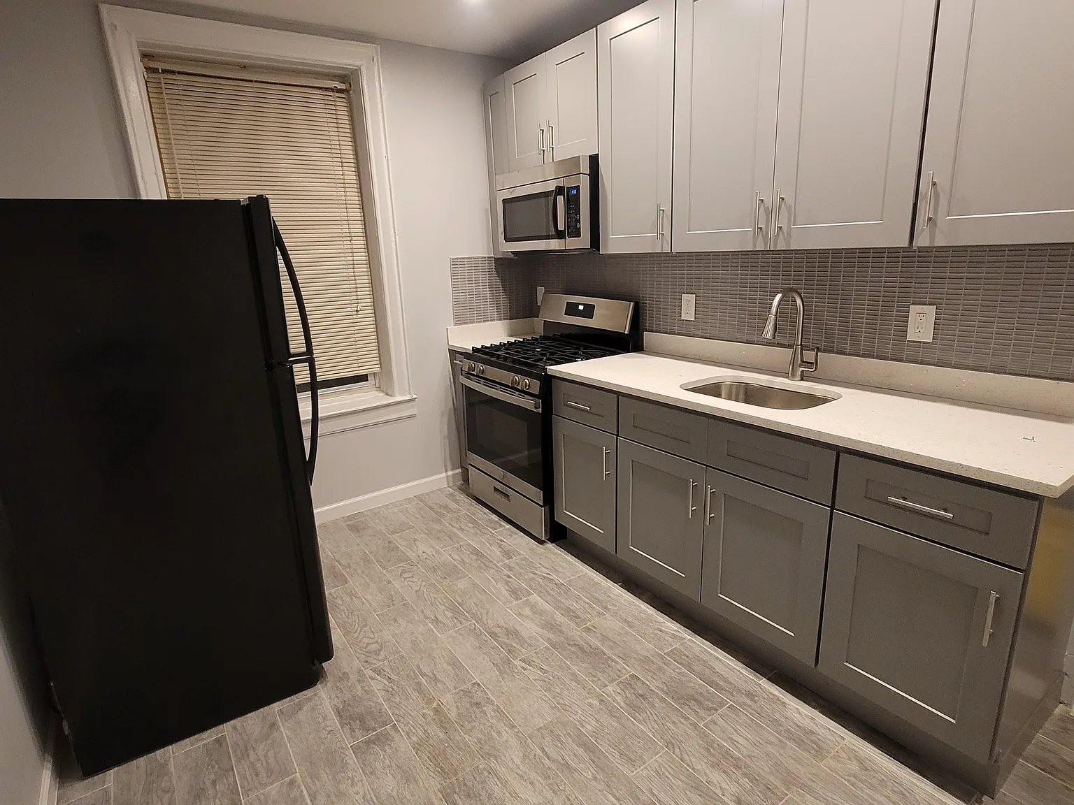 2 bed, $2,400 — Photo 2