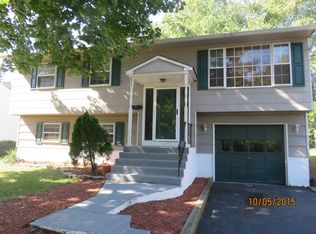 603 Parkway Dr, Fairless Hills, PA 19030