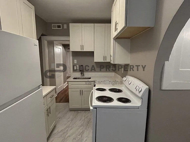 6822 Waldemar Ave #A — Photo 7