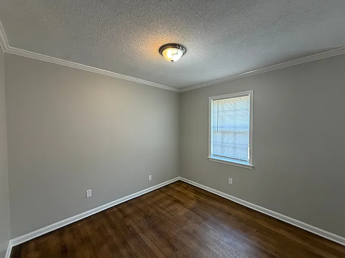 3 bed, 1.5 bath, 1405 sqft, $1,550 — Photo 3