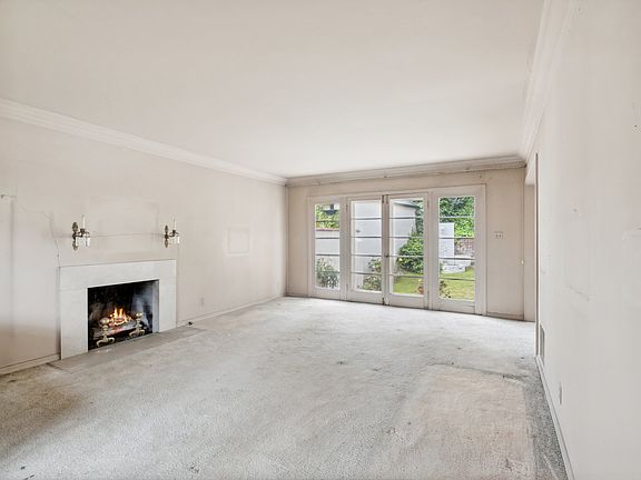 3rd image of 1461 Royal Blvd