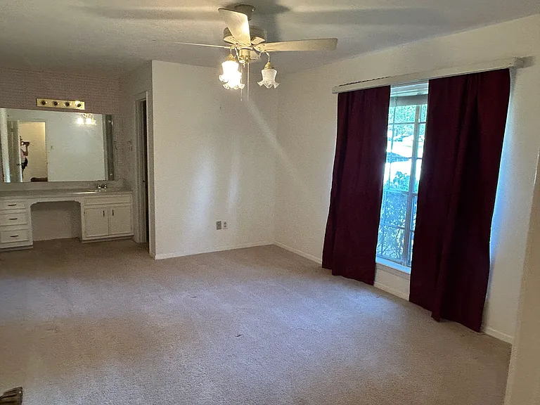3404 Live Oak Dr — Photo 6