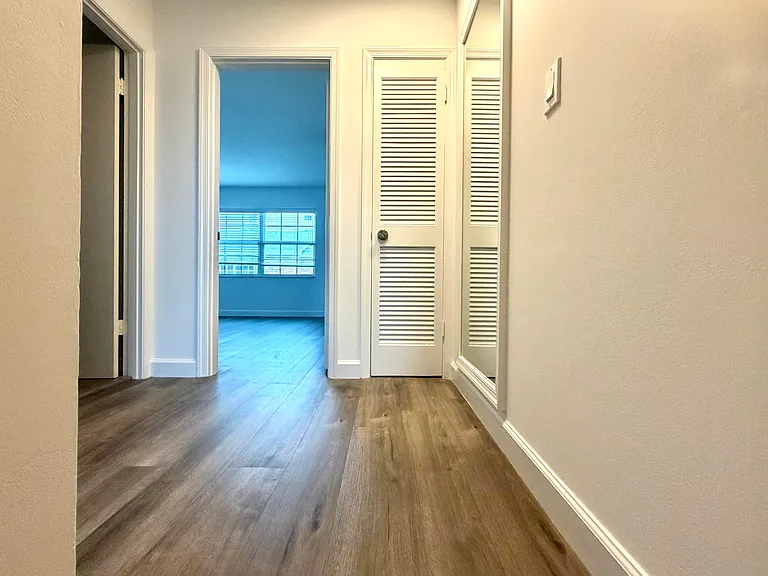 413 N Cypress Dr — Photo 12