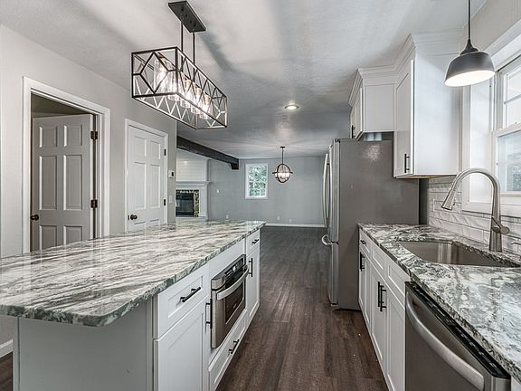 5th image of 294 Sunnyside Lane