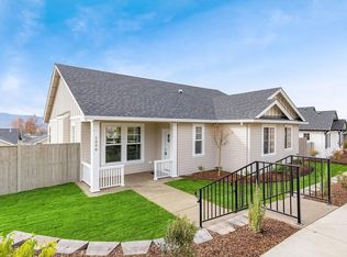 1098 Stanford Ave, Medford, OR 97504