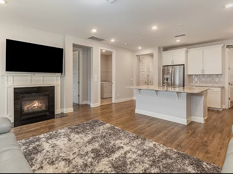 106 Durham Ln — Photo 8