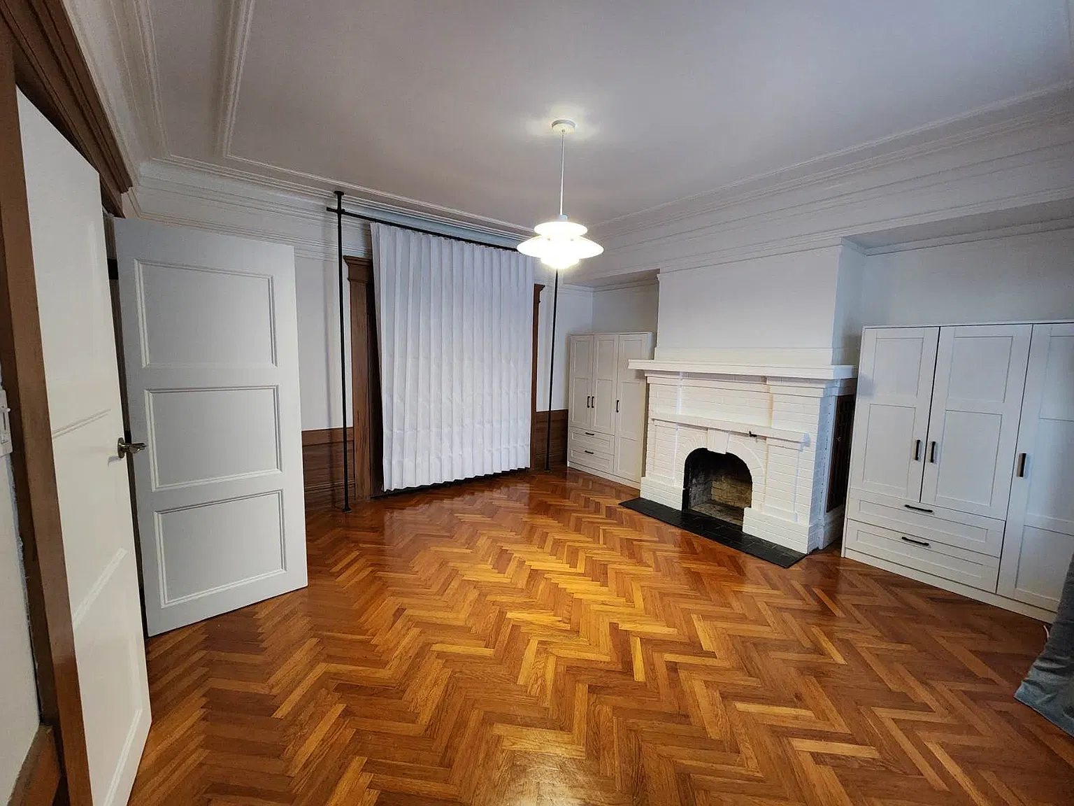 1 bed, 1036 sqft, $2,000 — Photo 2