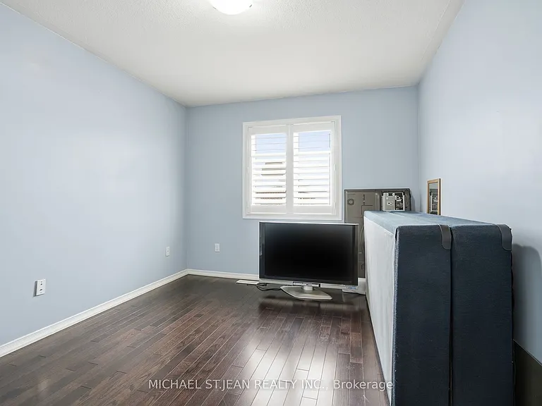 63 Fowler Dr — Photo 39
