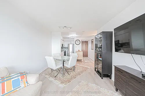 23 Oneida Cres #1206 Photo 1