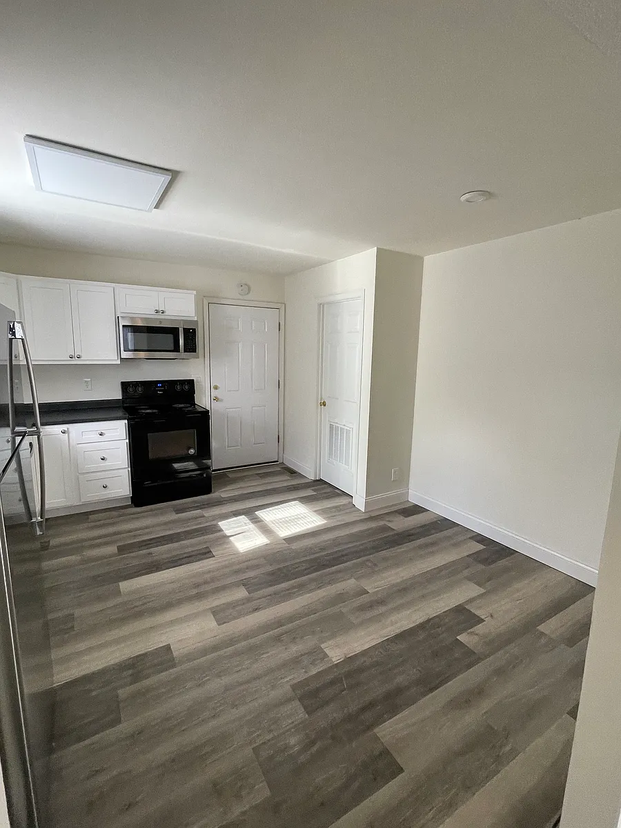 Building Photo - 121 N 9th St #121