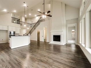 15604 Gatehouse Dr, Roanoke, TX 76262