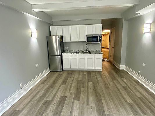 3rd image of 240 W 73rd St APT 1402