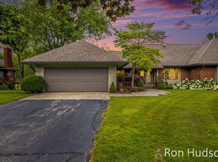 3496 Charlevoix Dr SE, Grand Rapids, MI 49546