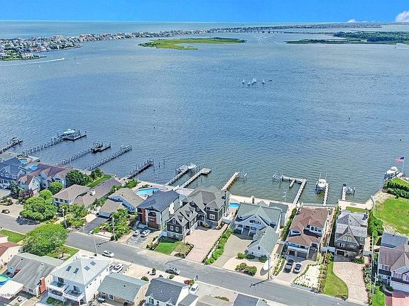 4th image of 1726 Bay Isle Dr