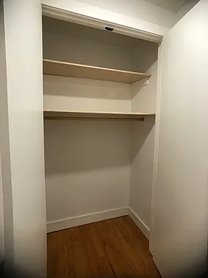 Rented by City Prime Commercial Realty  | media 25