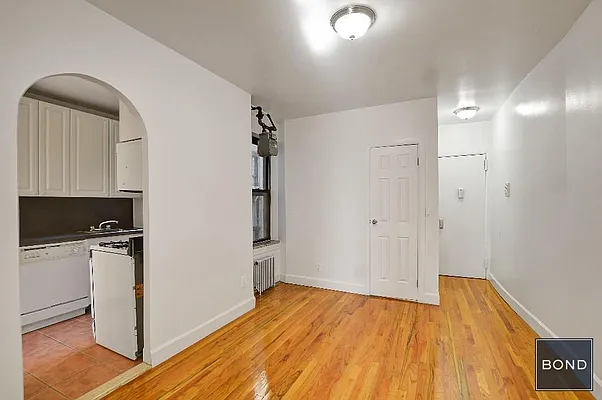 Rented by Bond New York | media 15