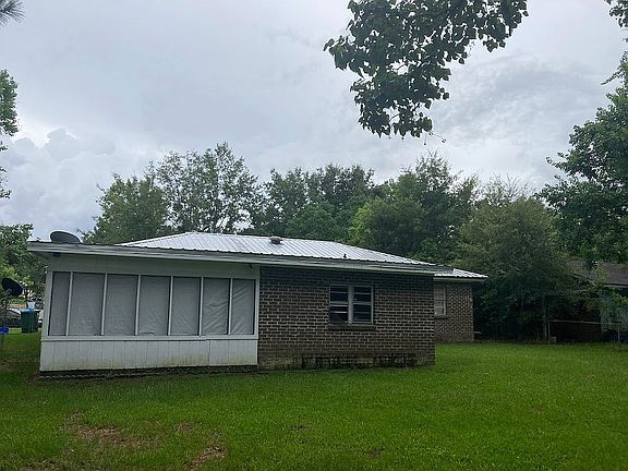 3rd image of 2883 Garden Dale Ave