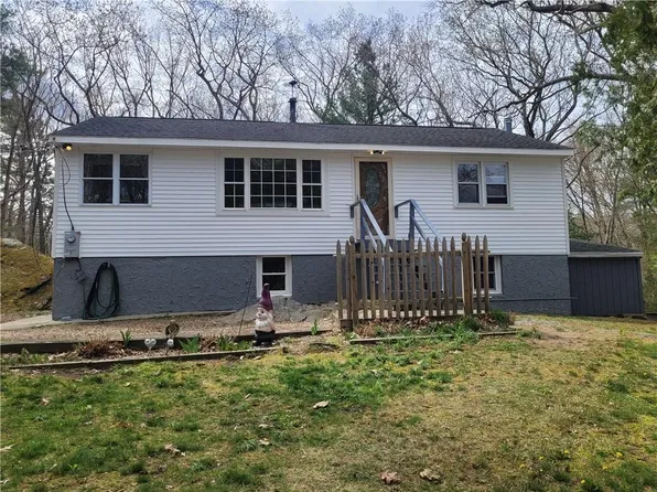 57 Griswold St, Glocester, RI 02814