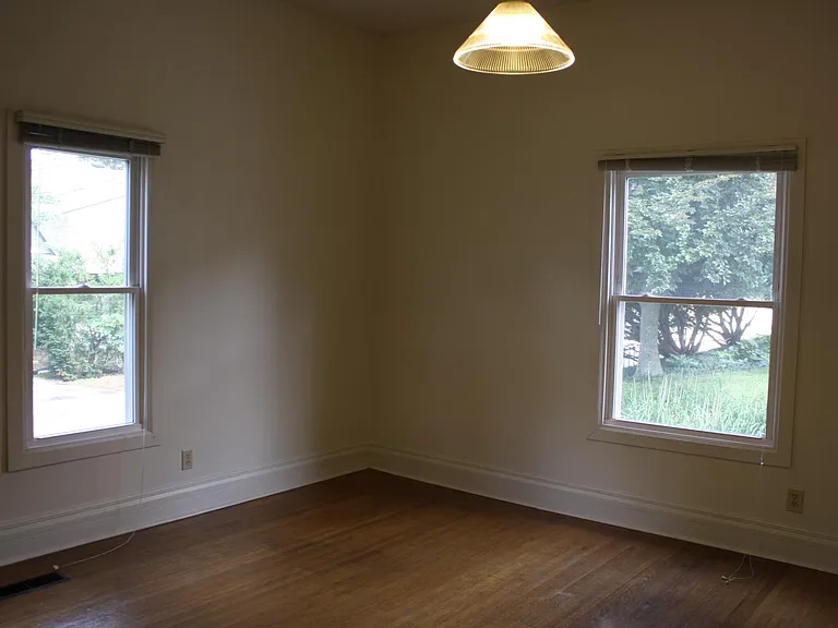 515 S Woodlawn Ave — Photo 7