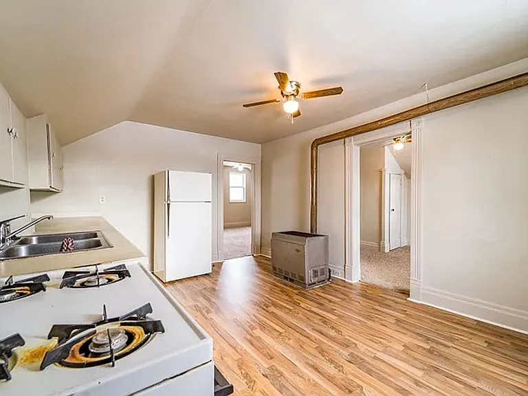 629 Park Ave — Photo 3