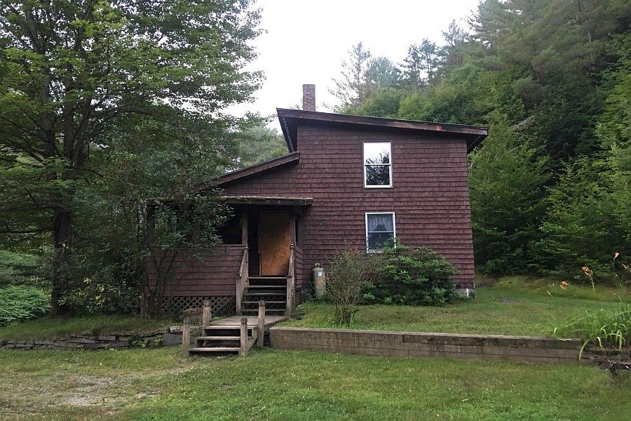 1st image of 74 Burelli Farm Dr
