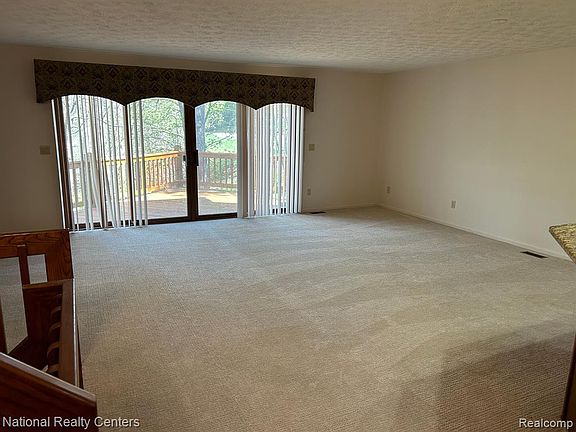 3rd image of 6572 Ridgeview Dr