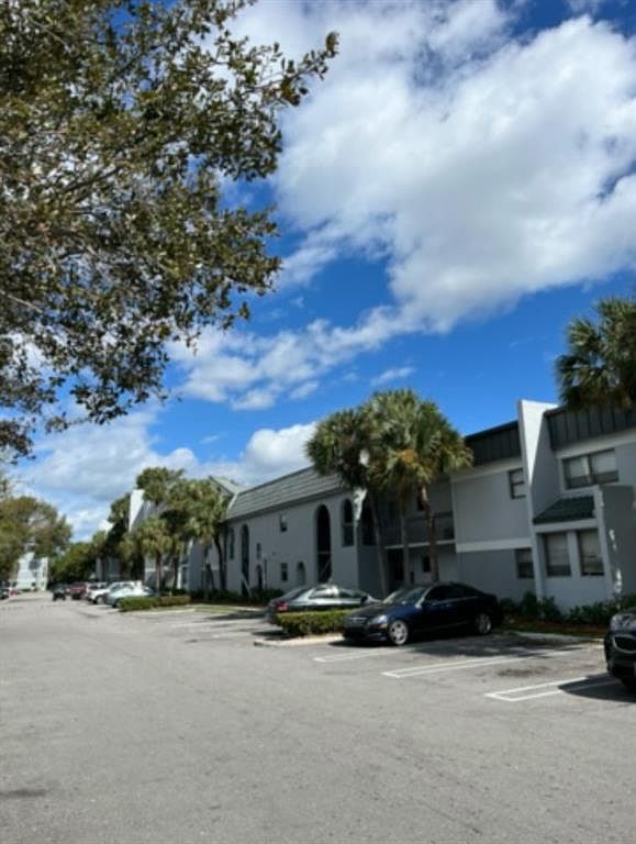 1900 N Congress Ave #407