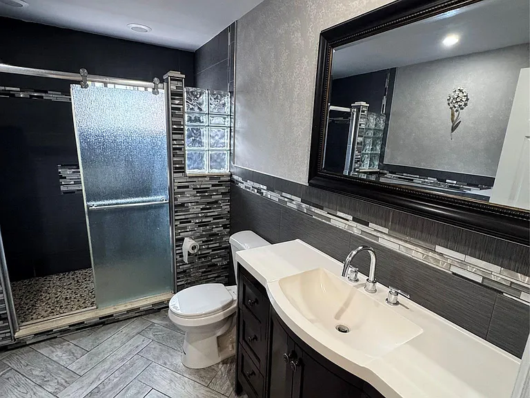 113 W Hudson St #2 — Photo 3