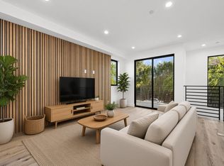 14523 1/2 Weddington St, Van Nuys, CA 91411