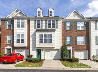 1705 Kashmir White Ln, Fort Mill, SC 29708