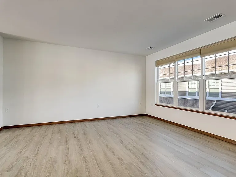 1931 Eastwood Way #1931 — Photo 22