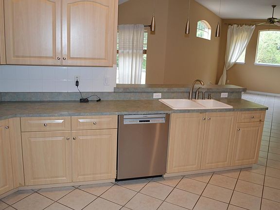 Kitchen with bar area