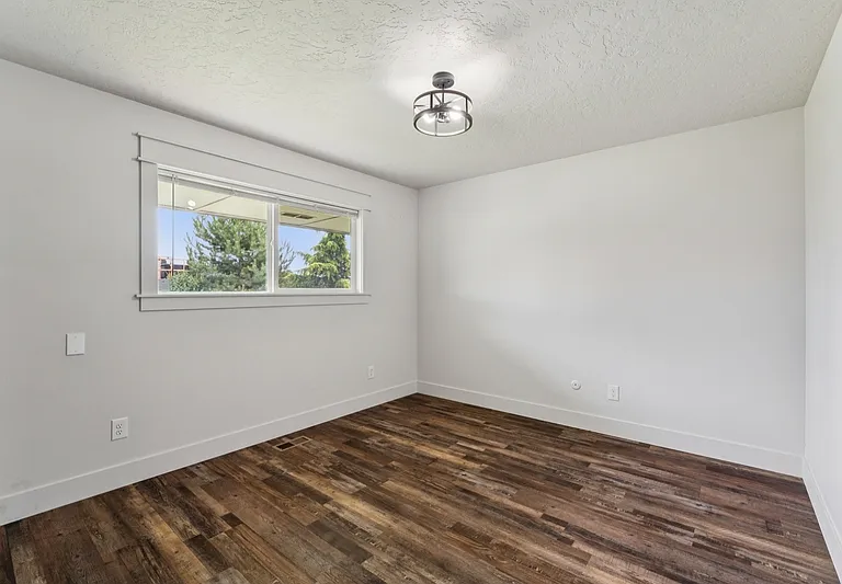 10996 Willis Rd — Photo 31