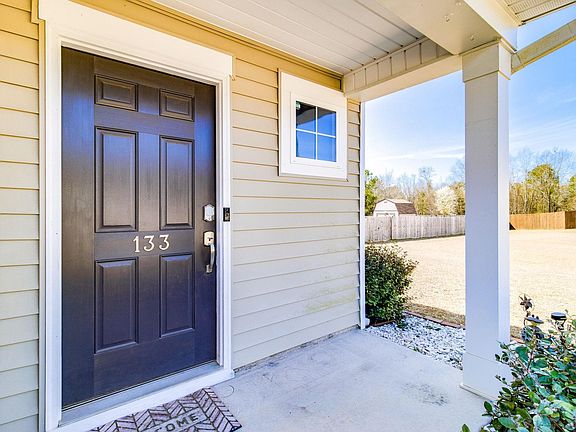 4th image of 133 Champions Ridge Ct