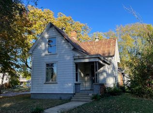 1200 S 4th St, Pekin, IL