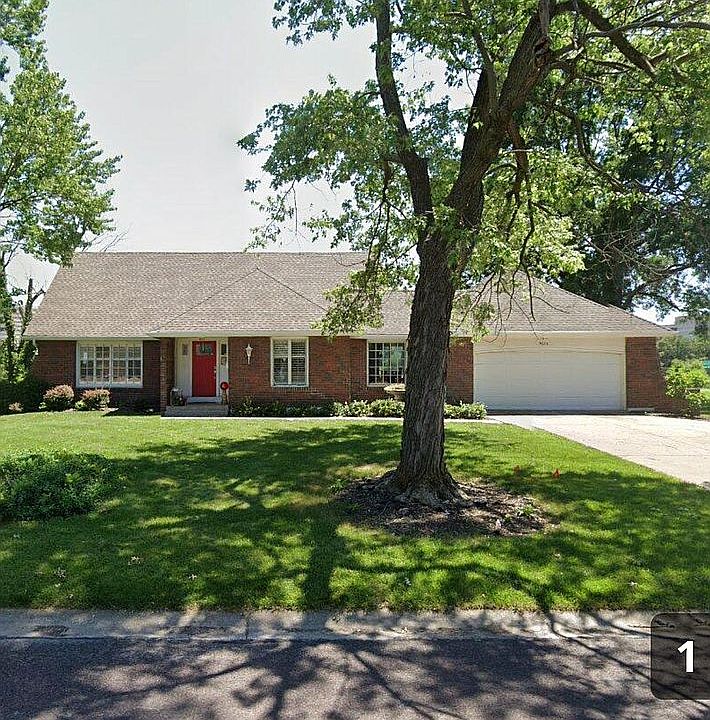1st image of 9605 W 106th St
