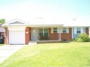 939 NW 2nd St, Moore, OK 73160