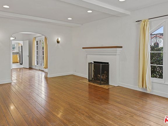 5th image of 3670 Glenfeliz Blvd